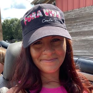 Meet your Posher, Sharon